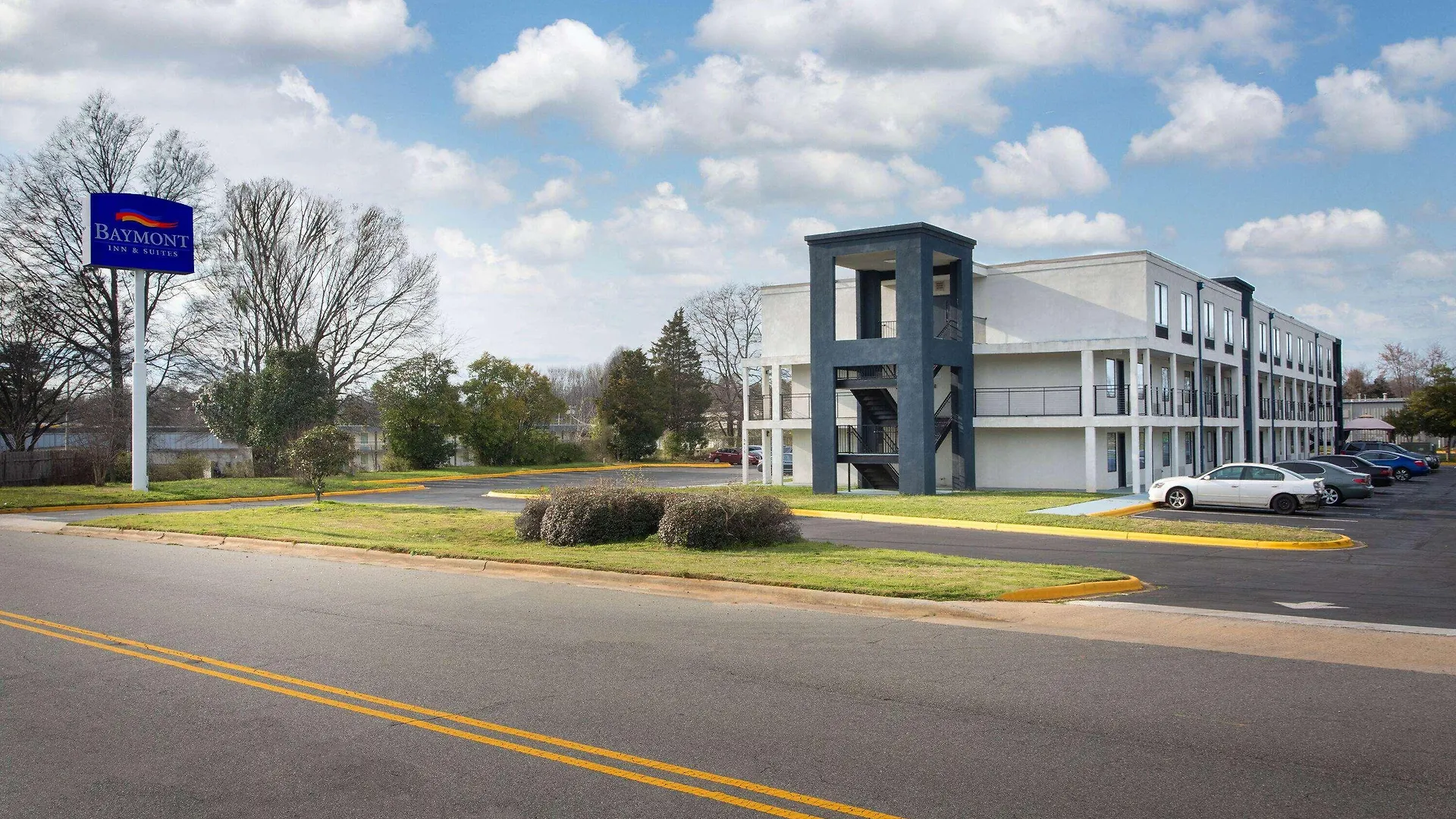 Baymont By Wyndham Charlotte University Hotel