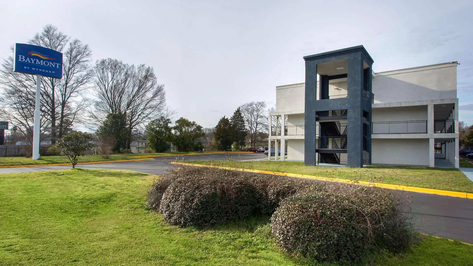 Отель Baymont By Wyndham Charlotte University